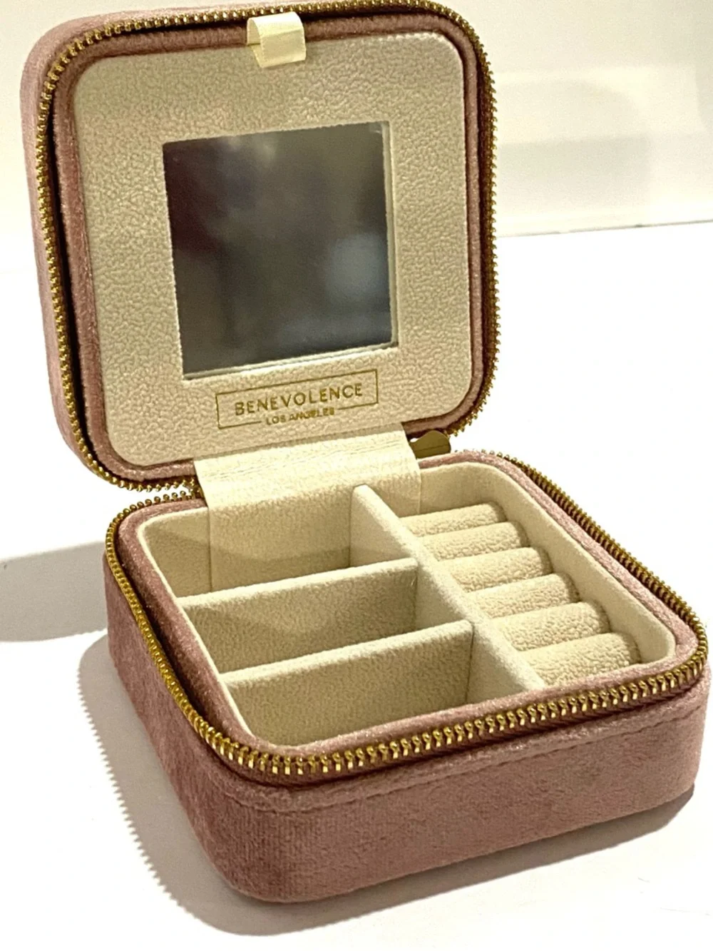 Benevolence LA Pink Velvet Travel Jewelry Case Organizer Box Mirror Zip Case